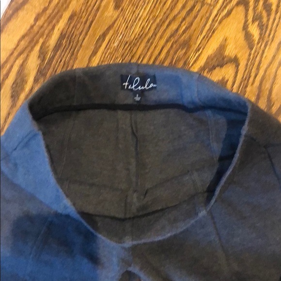 Aritzia Talula grey leggings w/ seams - Picture 4 of 7